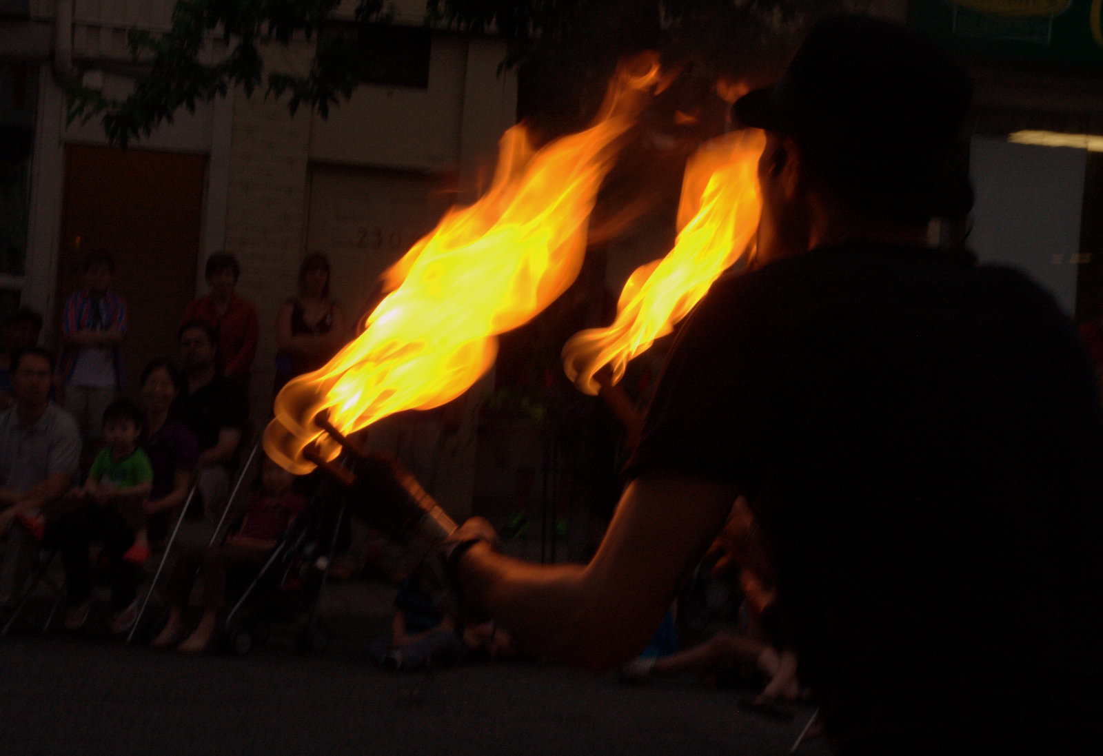 Malbares con fuego. / Fixed in Silver (Flickr)