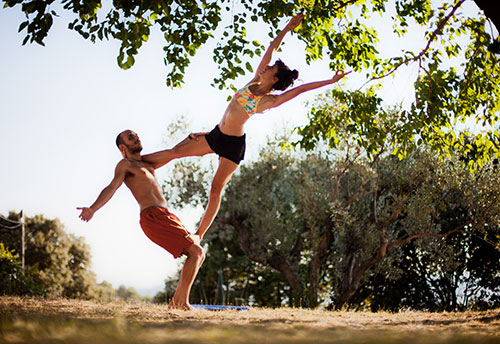 Qué es el Acroyoga