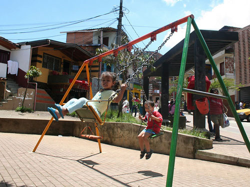 Juegos tradicionales, columpio